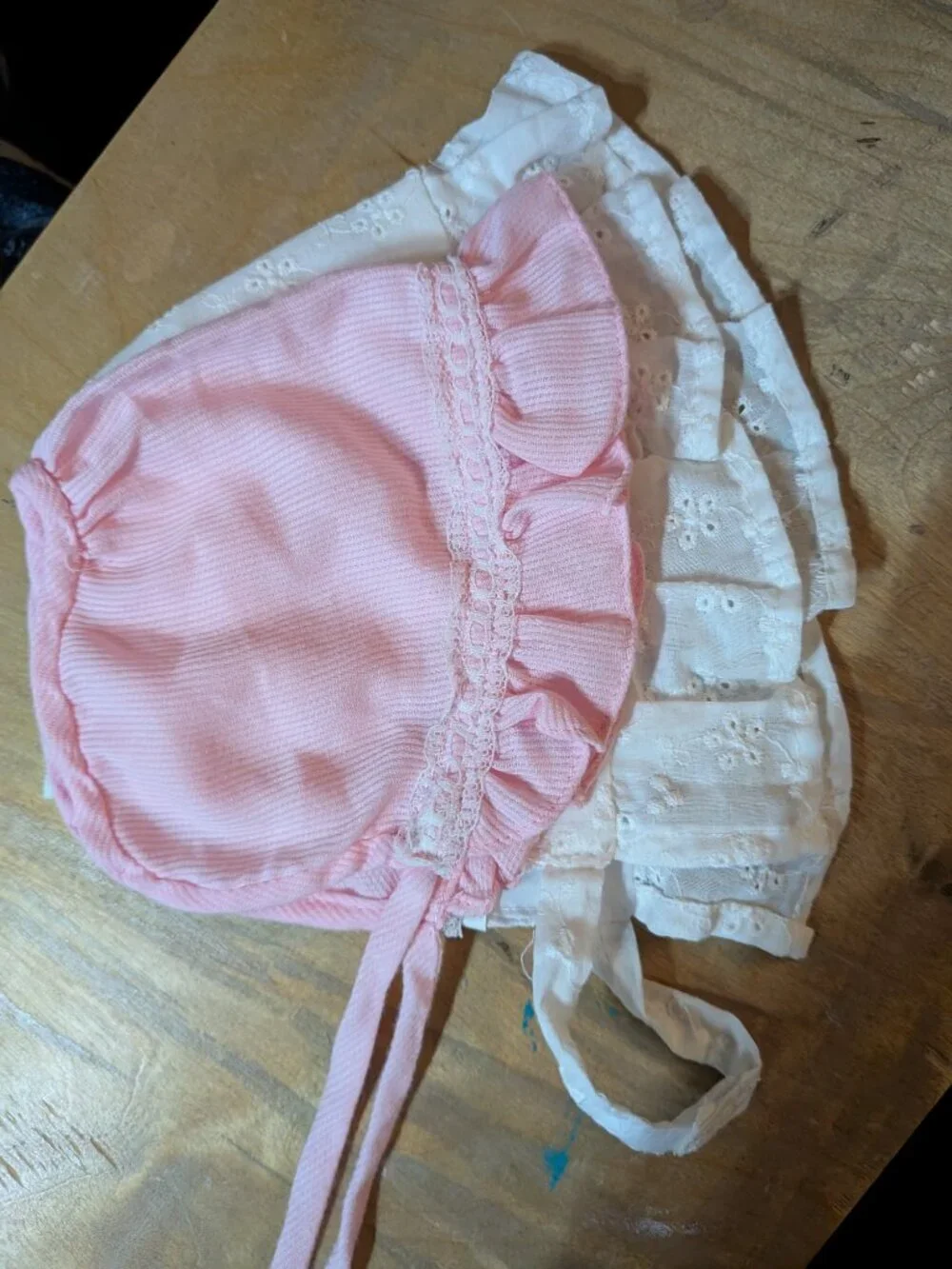N/A white eyelet